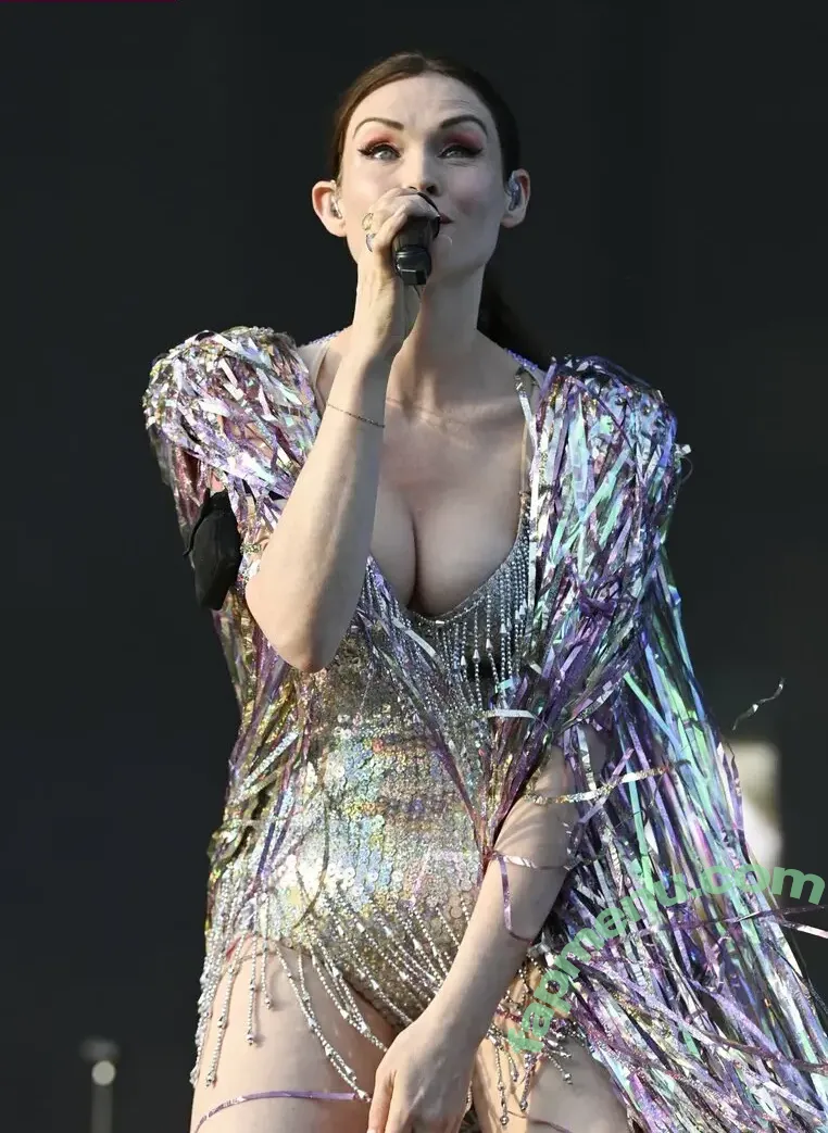 Sophie Ellis-Bextor nude photo #0233 (sophieellisbextor)