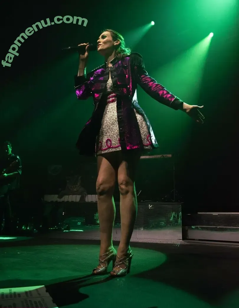 Sophie Ellis-Bextor nude photo #0293 (sophieellisbextor)