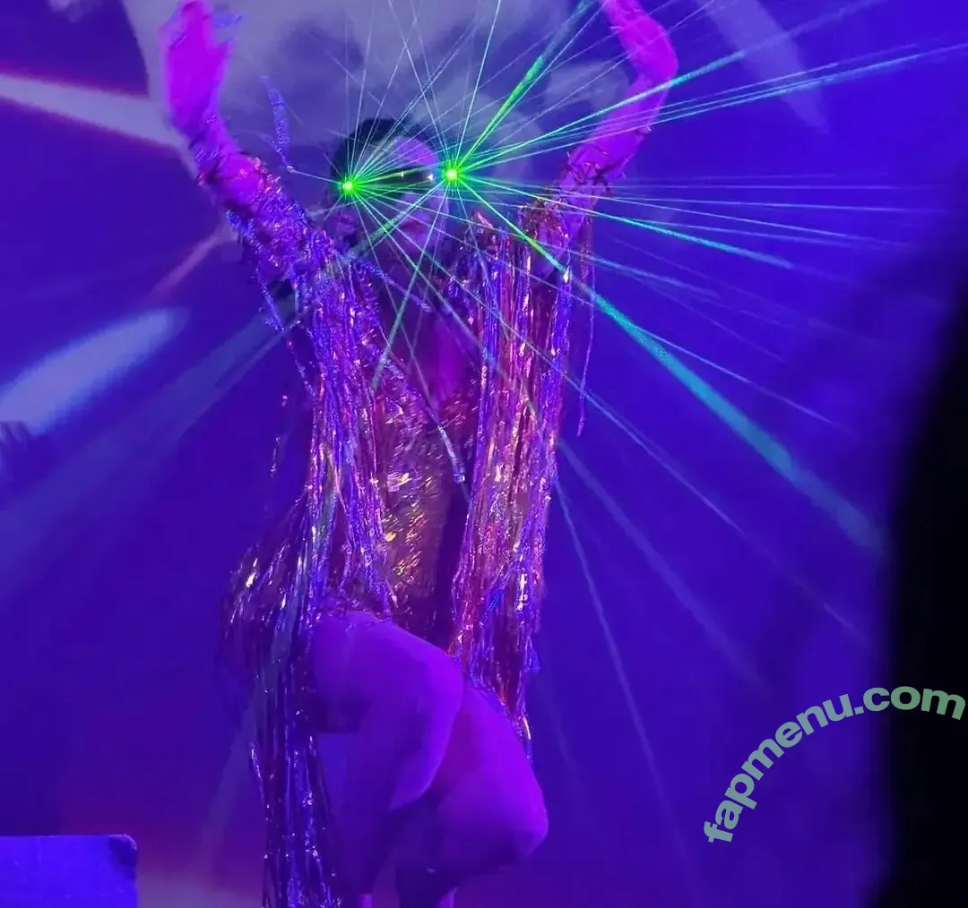 Sophie Ellis-Bextor nude photo #0297 (sophieellisbextor)