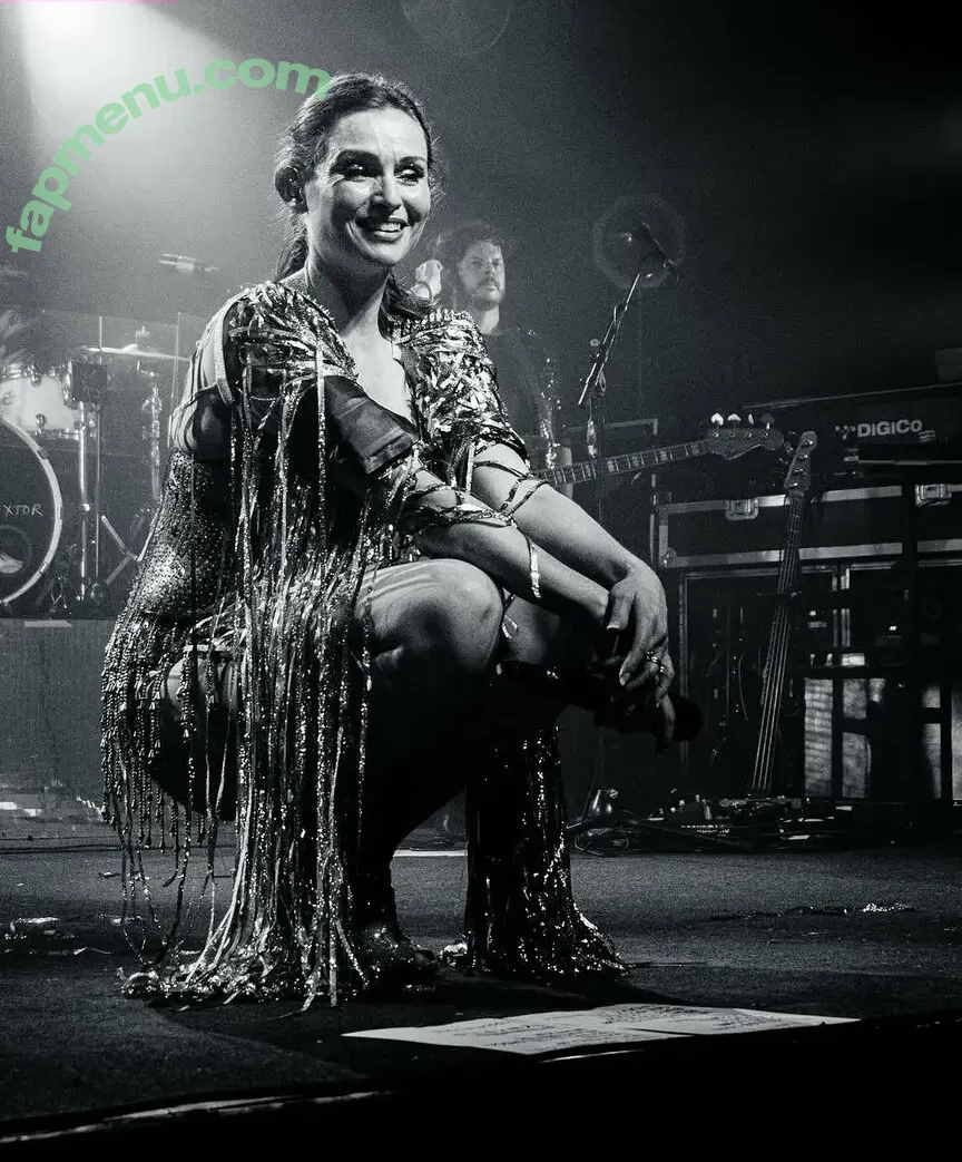 Sophie Ellis-Bextor nude photo #0301 (sophieellisbextor)