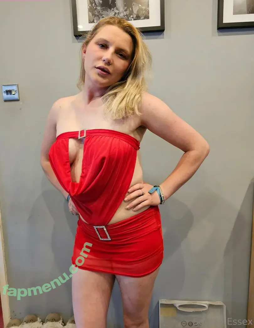 sophie.essex nude photo #0151 (essex_sophie_xx)
