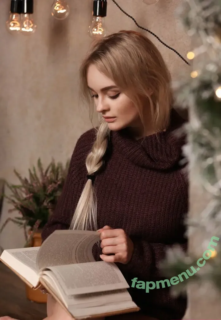 Sophie Katssby nude photo #1096 (KATSSBY)