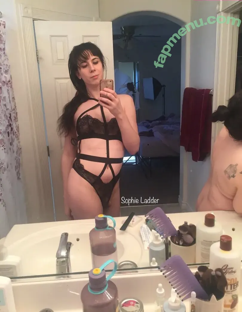 Sophie Ladder nude photo #0065 (sophieladder)