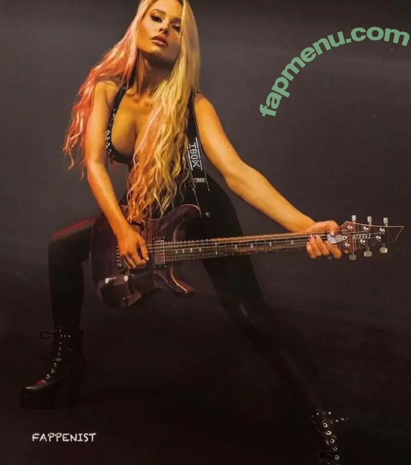 Sophie Lloyd nude photo #0038 (SophieGuitar / sophieguitar_)