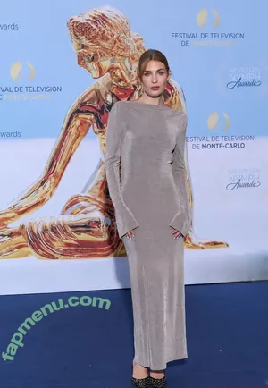 Sophie Nelisse / sophie__nelisse nude photo #0131