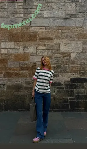 Sophie Nelisse / sophie__nelisse nude photo #0216