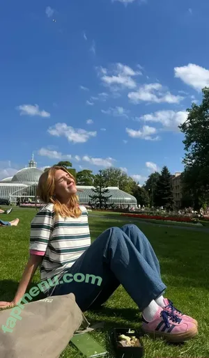 Sophie Nelisse / sophie__nelisse nude photo #0219