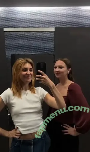 Sophie Nelisse / sophie__nelisse nude photo #0252