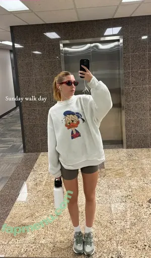Sophie Nelisse / sophie__nelisse nude photo #0256