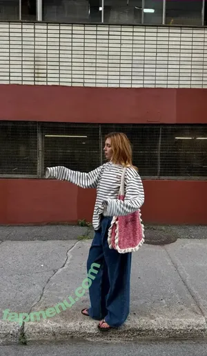 Sophie Nelisse / sophie__nelisse nude photo #0261