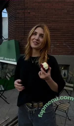 Sophie Nelisse / sophie__nelisse nude photo #0262