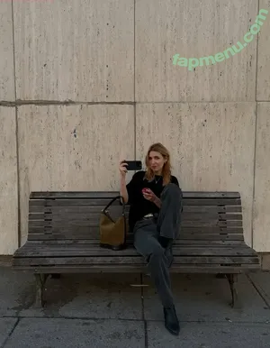 Sophie Nelisse / sophie__nelisse nude photo #0265