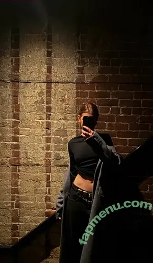 Sophie Nelisse / sophie__nelisse nude photo #0277