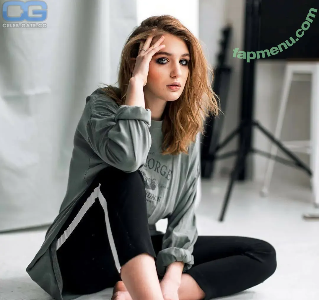 Sophie Nelisse nude photo #0295 (sophie__nelisse)