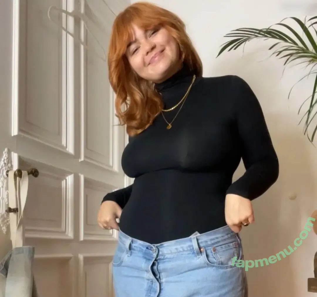 Sophie Passmann nude photo #0017 (Sophiepassmann)