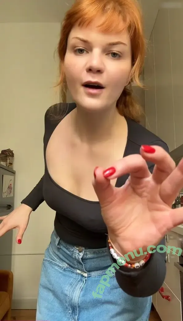 Sophie Passmann nude photo #0110 (Sophiepassmann)