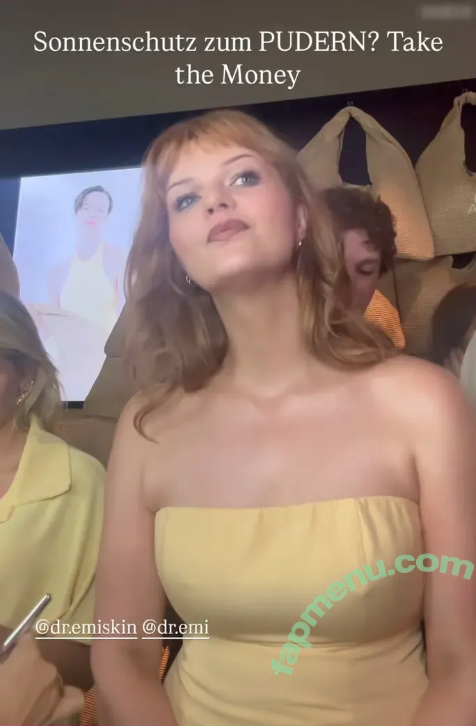 Sophie Passmann nude photo #0116 (Sophiepassmann)