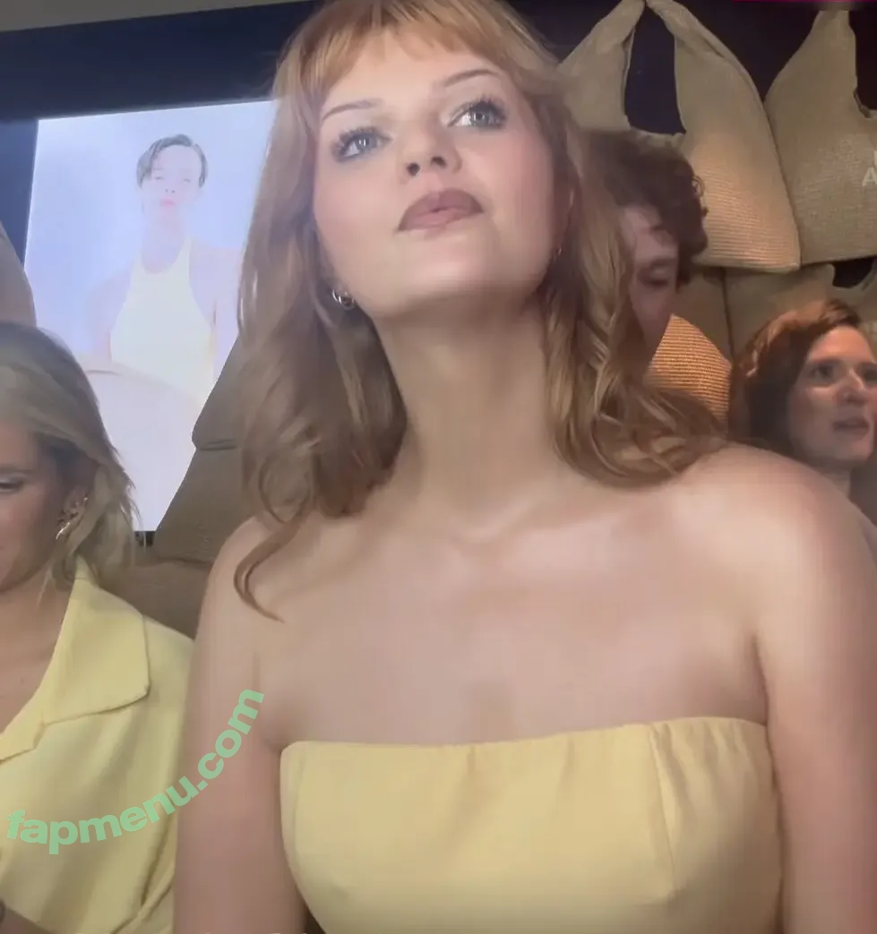 Sophie Passmann nude photo #0118 (Sophiepassmann)