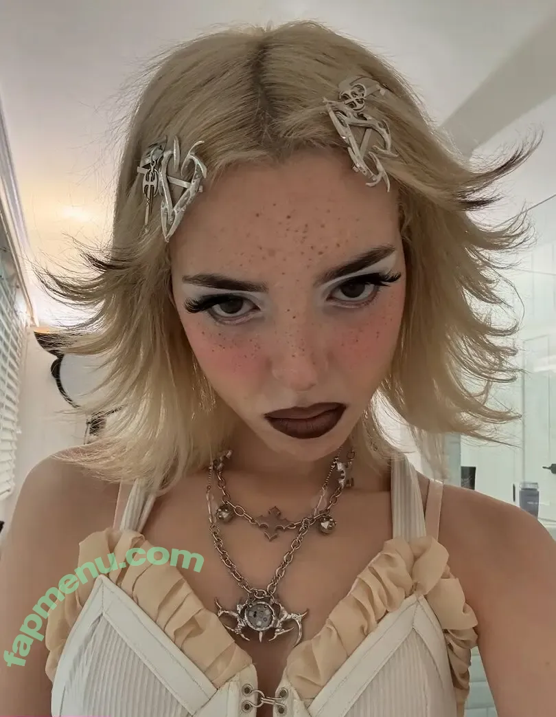Sophie Powers nude photo #0107 (sophiep0wers / sophiepowers)