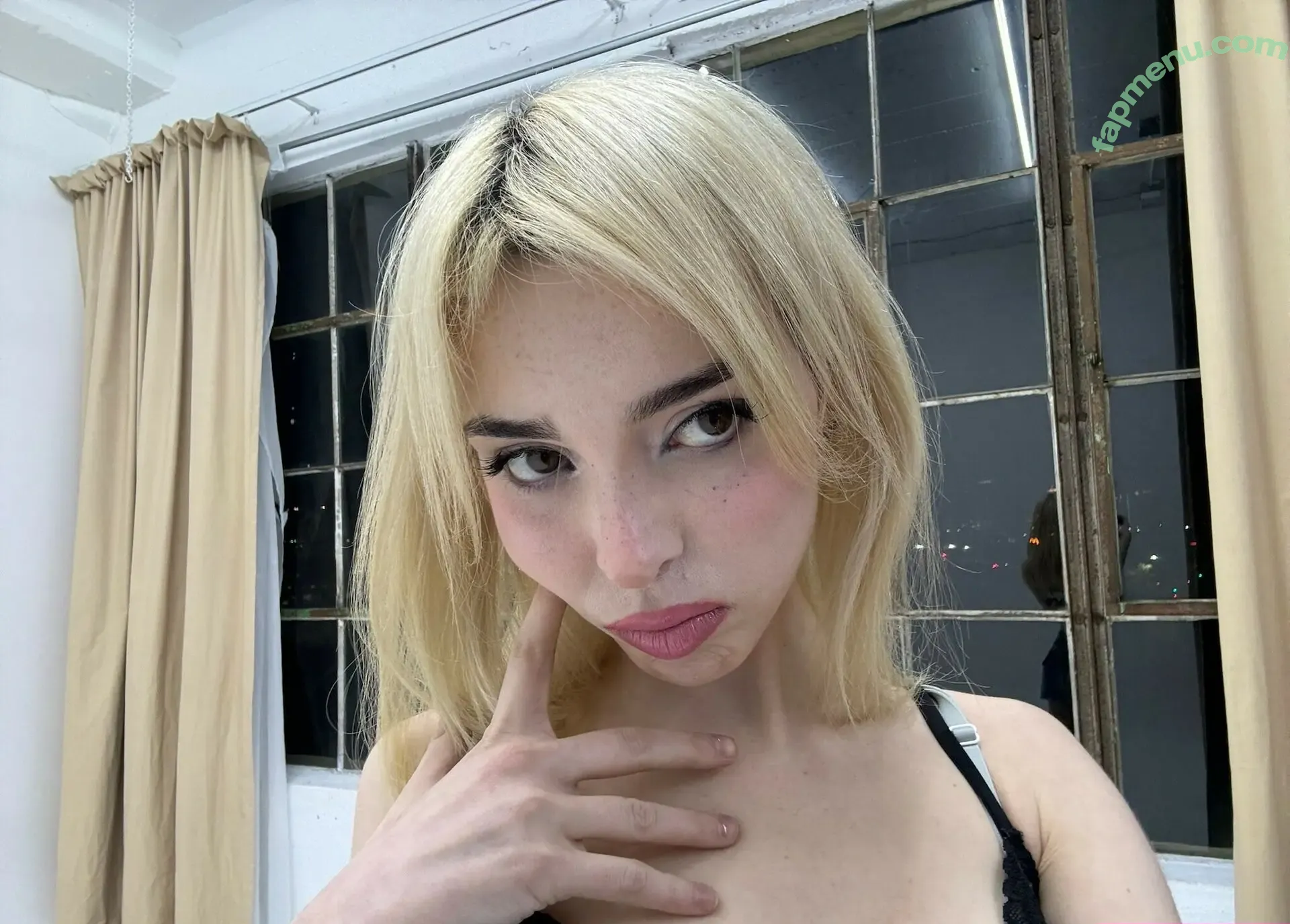 Sophie Powers nude photo #0323 (sophiep0wers)