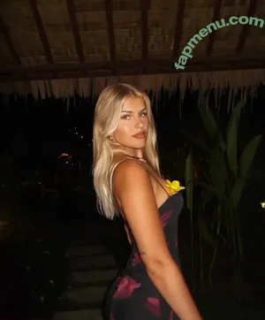 Sophie Schnur / sophie.schnr nude photo #0440