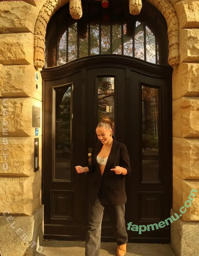 Sophie Scholz nude photo #0047 (vienchennlife)