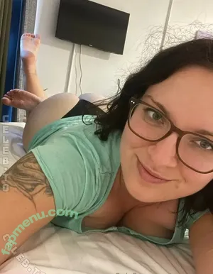 Sophie Shy / sophieshy / sophieshy_official / sophieshyofficial nude photo #0072