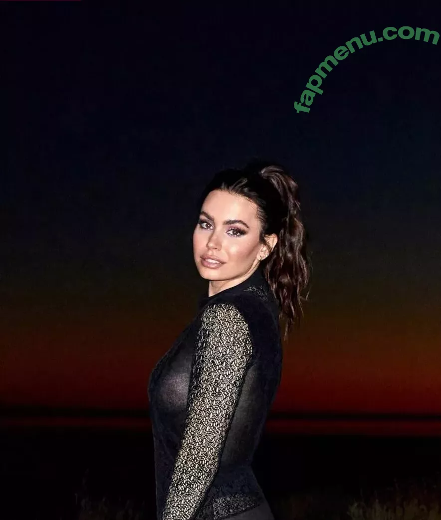 Sophie Simmons nude photo #0003 (sophietsimmons)