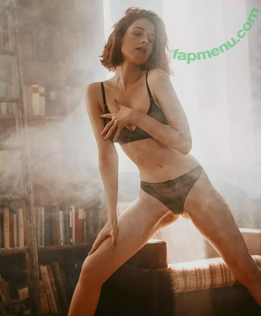 Sophie.srm nude photo #0064 (Sophie.srm)