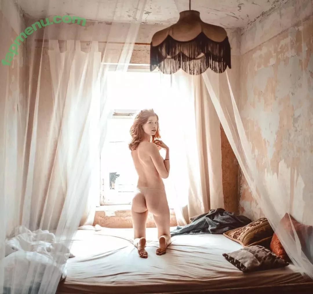 Sophie.srm nude photo #0094 (Sophie.srm)