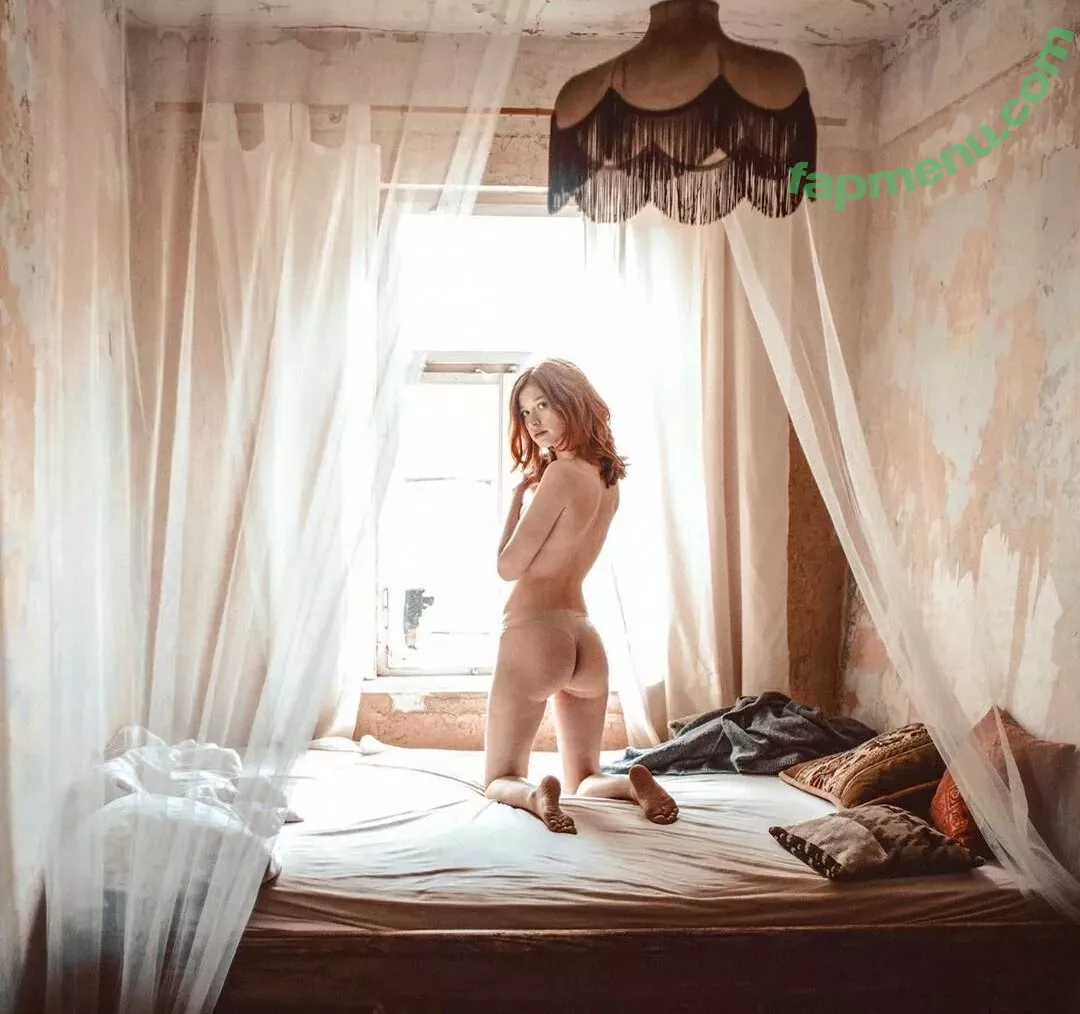 Sophie.srm nude photo #0119 (Sophie.srm)