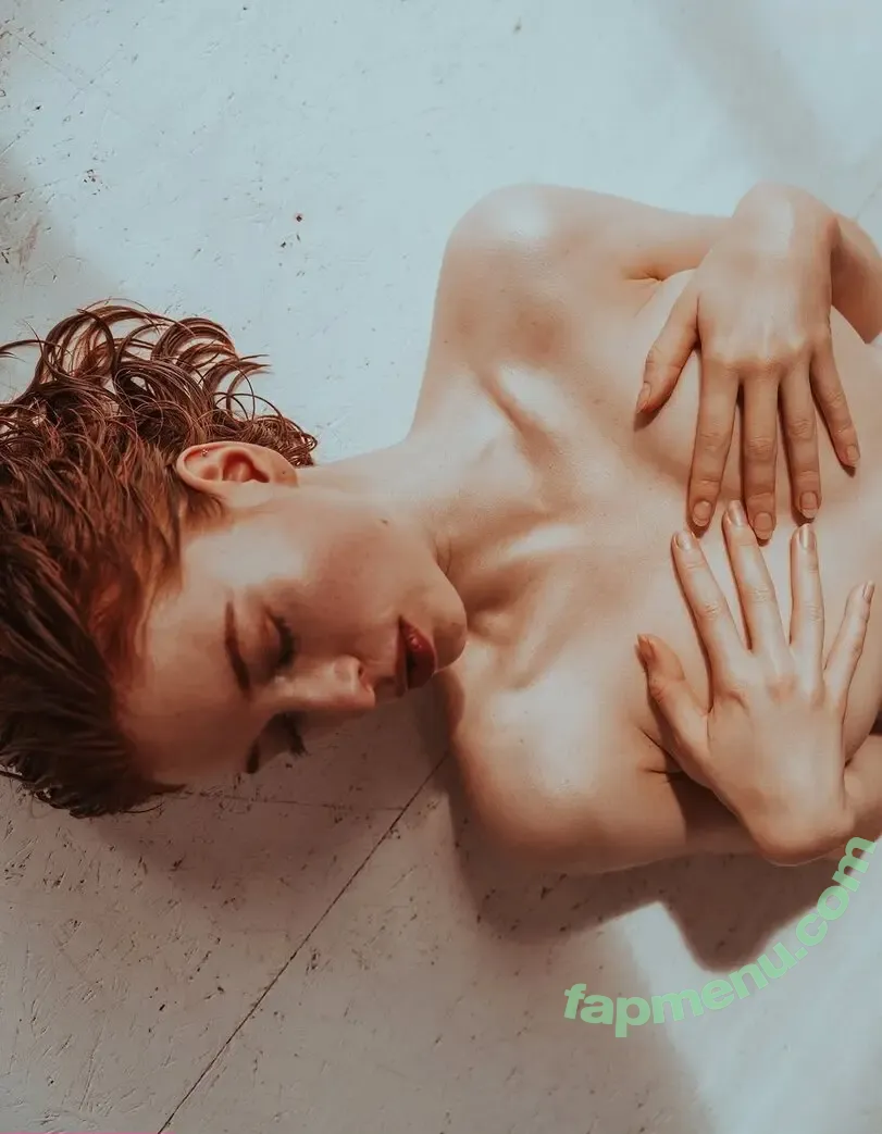 Sophie.srm nude photo #0415 (Sophie.srm)