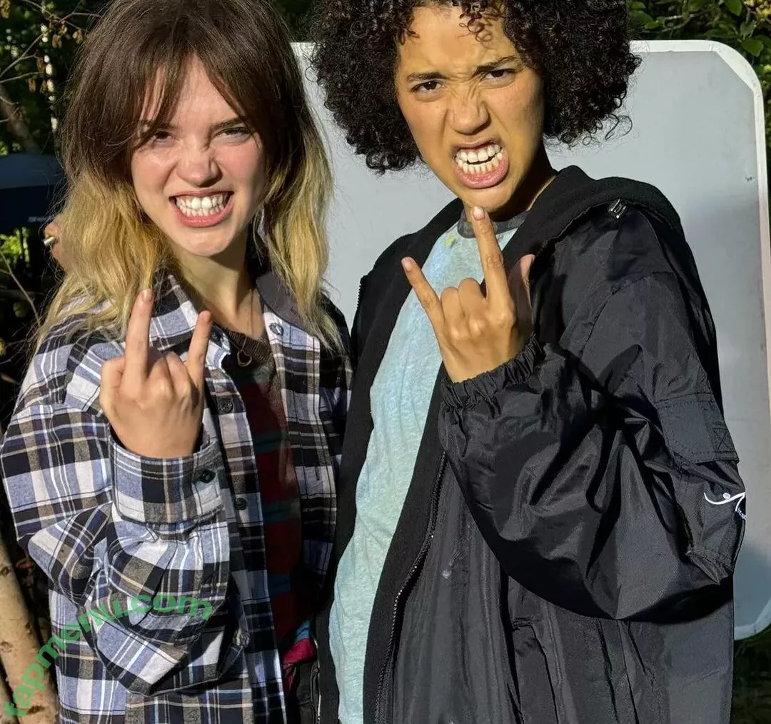 Sophie Thatcher nude photo #0100 (soapy.t / sophie_thatcher)