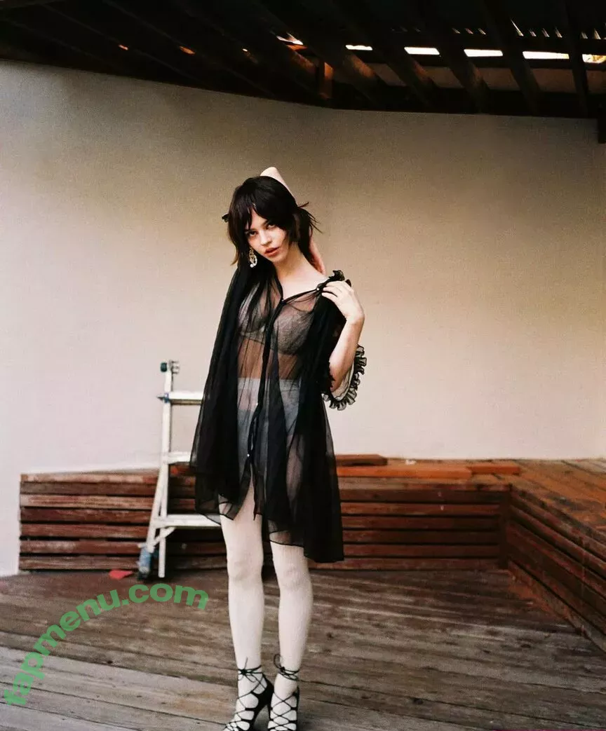 Sophie Thatcher nude photo #0456 (soapy.t / soapythinker / sophie_thatcher)