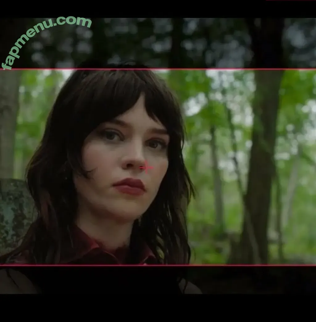 Sophie Thatcher nude photo #0552 (soapy.t / sophie_thatcher)