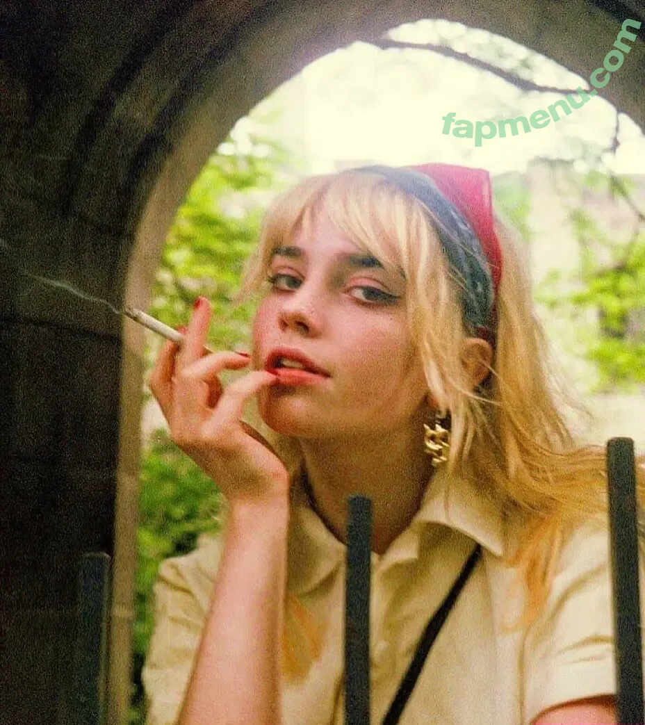 Sophie Thatcher nude photo #0565 (soapy.t / sophie_thatcher)