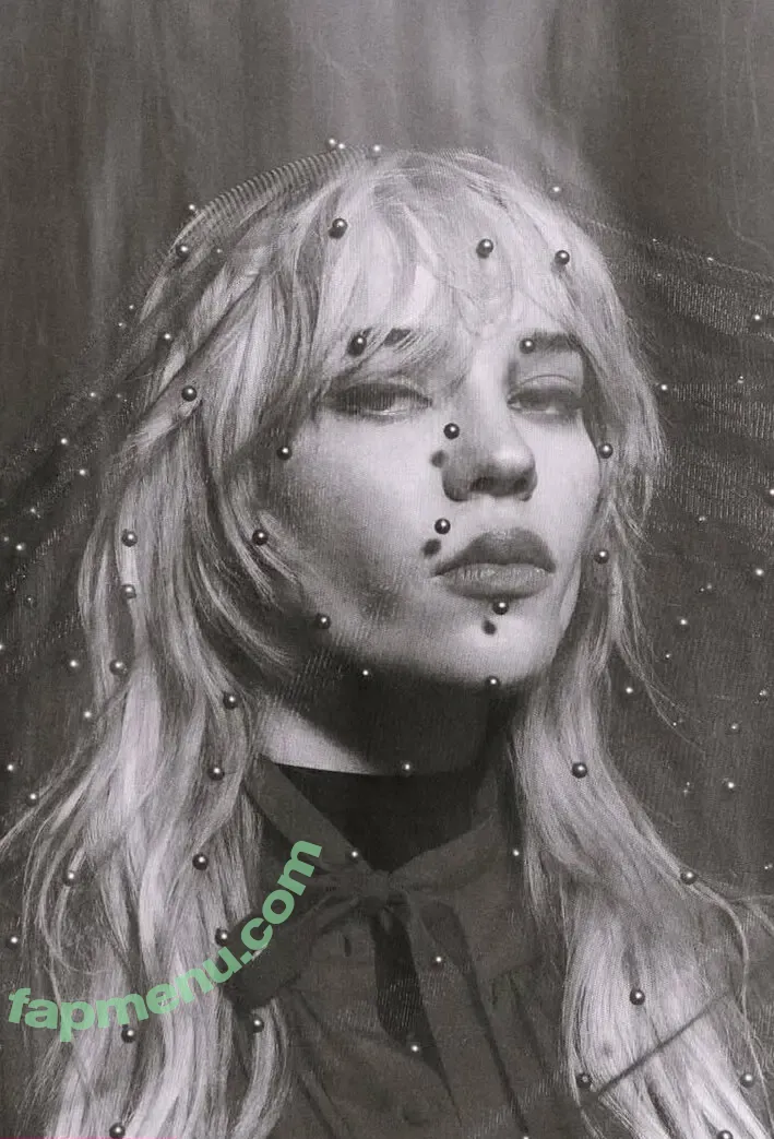 Sophie Thatcher nude photo #0566 (soapy.t / sophie_thatcher)