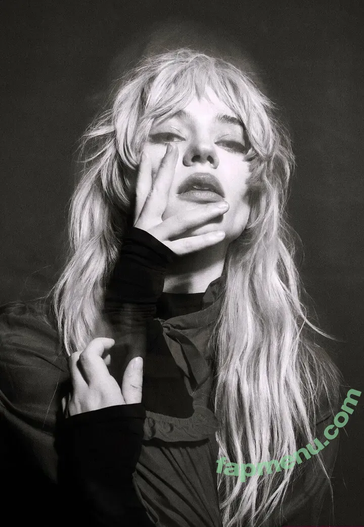 Sophie Thatcher nude photo #0570 (soapy.t / sophie_thatcher)