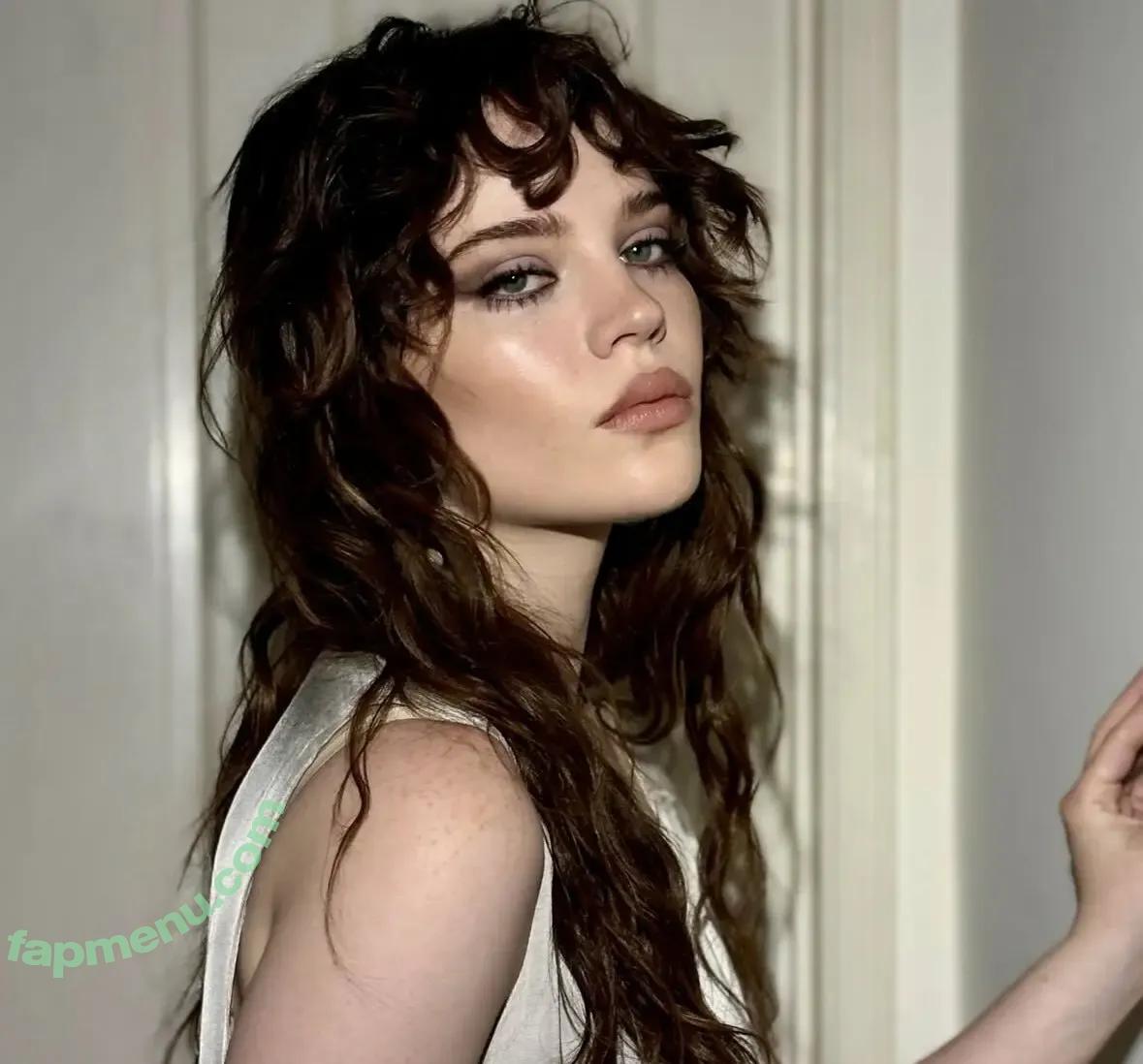 Sophie Thatcher nude photo #0773 (soapy.t / sophie_thatcher)