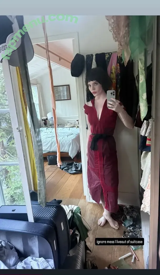 Sophie Thatcher nude photo #0907 (soapy.t / sophie_thatcher)