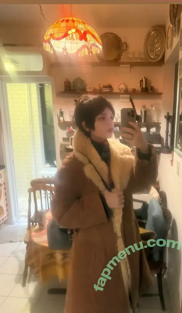 Sophie Thatcher nude photo #0931 (soapy.t / sophie_thatcher)