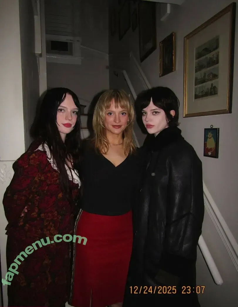 Sophie Thatcher nude photo #0933 (soapy.t / sophie_thatcher)