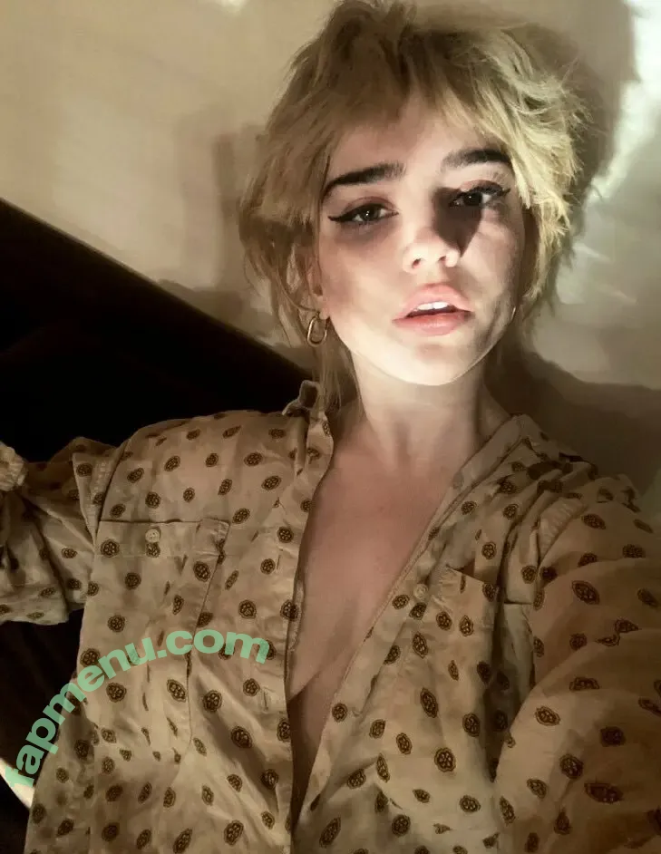 Sophie Thatcher nude photo #0943 (soapy.t / sophie_thatcher)