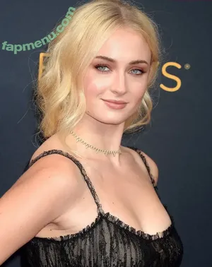 Sophie Turner / sexysophieturner / sophiet nude photo #0127