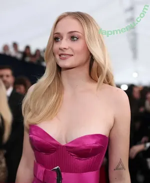 Sophie Turner / sexysophieturner / sophiet nude photo #0129