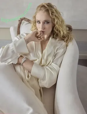 Sophie Turner / sexysophieturner / sophiet nude photo #0546