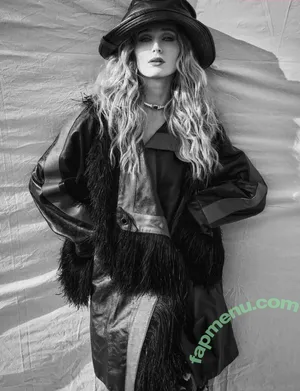 Sophie Turner / sexysophieturner / sophiet nude photo #0551