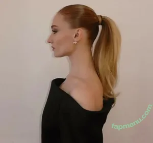 Sophie Turner / sexysophieturner / sophiet nude photo #0580