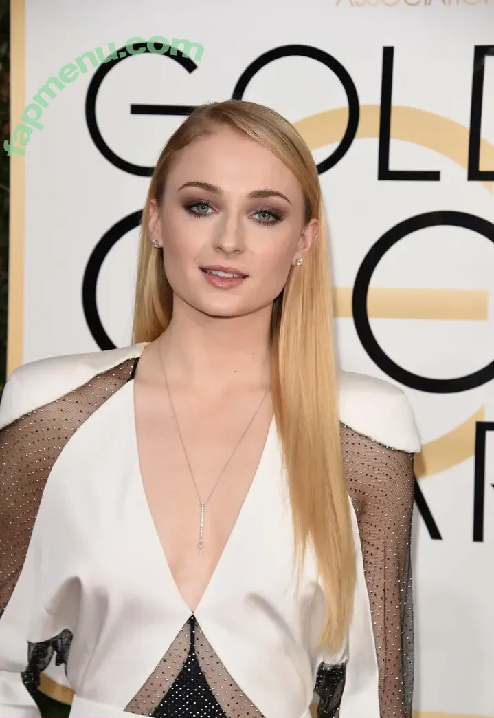 Sophie Turner nude photo #0010 (sexysophieturner / sophiet)