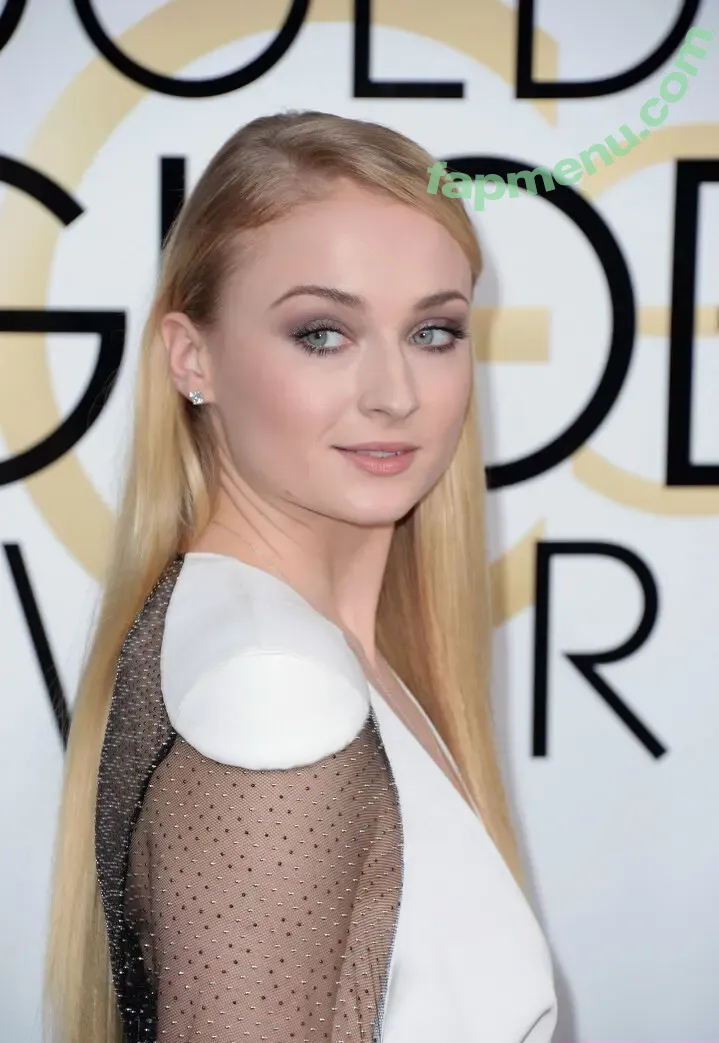 Sophie Turner nude photo #0016 (sexysophieturner / sophiet)